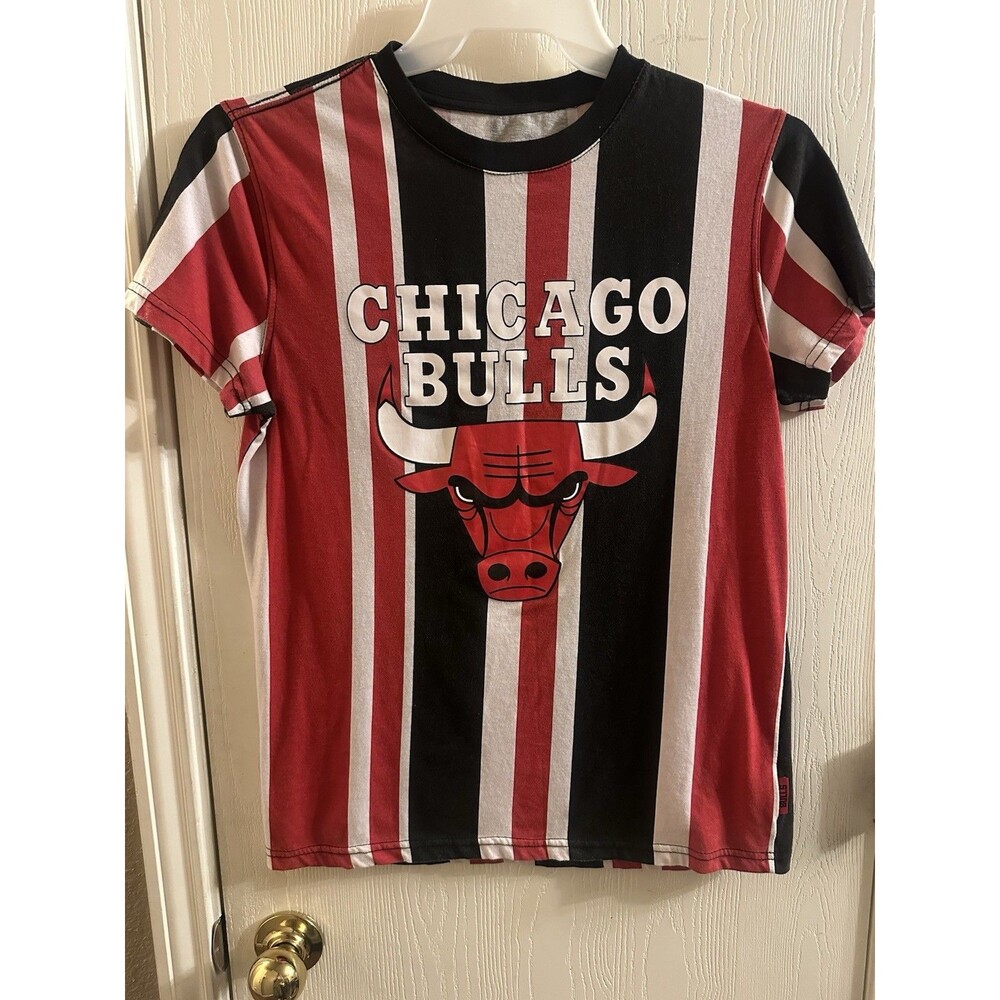 Vintage Chicago Bulls NBA Shirt Mens Red Black Striped Logo Tee Zion Retro Sz S